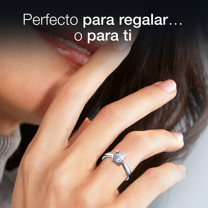 Anillo Pasion de Diamantes: Anillo con 12 diamantes y Plata de Primera 1ª Ley.